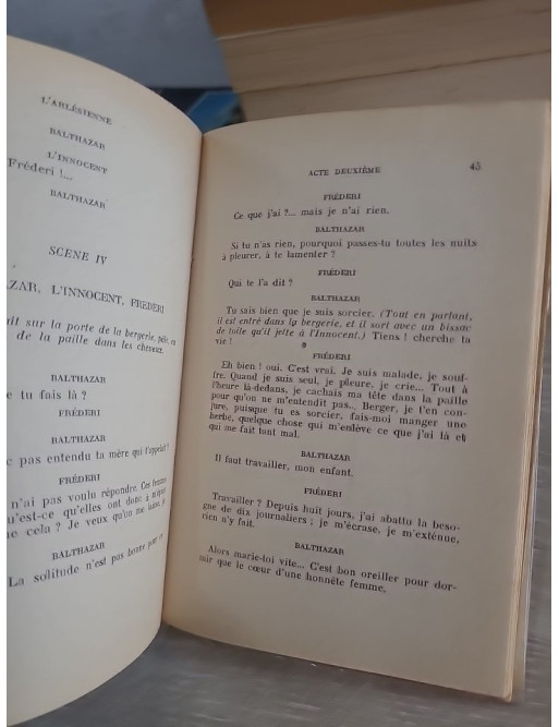 L'Arlésienne - pièce en trois actes et cinq tableaux d'Alphonse Daudet