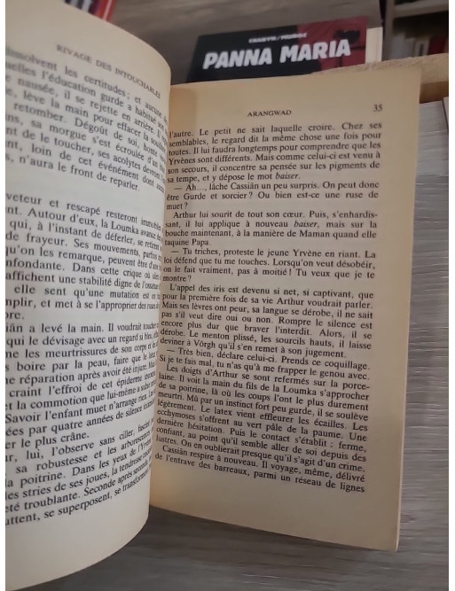 Rivage des intouchables - Roman de science-fiction et d’étrangeté