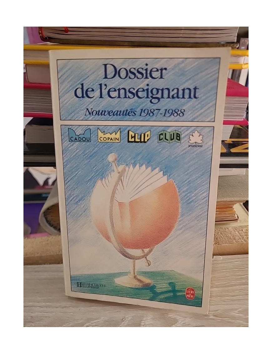 Dossier de l'enseignant : fiches analytiques des nouveautés 1987-1988 - index titres, auteurs et thèmes
