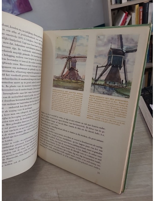 Molens en Klederdrachten in Nederland - Moulins et costumes traditionnels des Pays-Bas