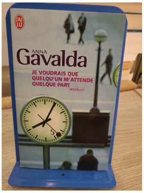 Je voudrais que quelqu'un m'attende quelque part - Recueil de nouvelles émouvantes