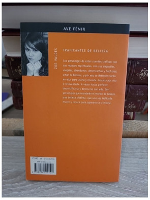 Traficantes de belleza - livre en espagnol - Roman sur l'identité, l'exil et la condition féminine