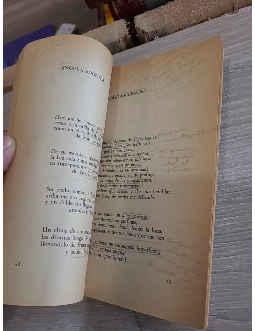 Residencia En La Tierra (1925-1935) - Recueil poétique majeur de Pablo Neruda