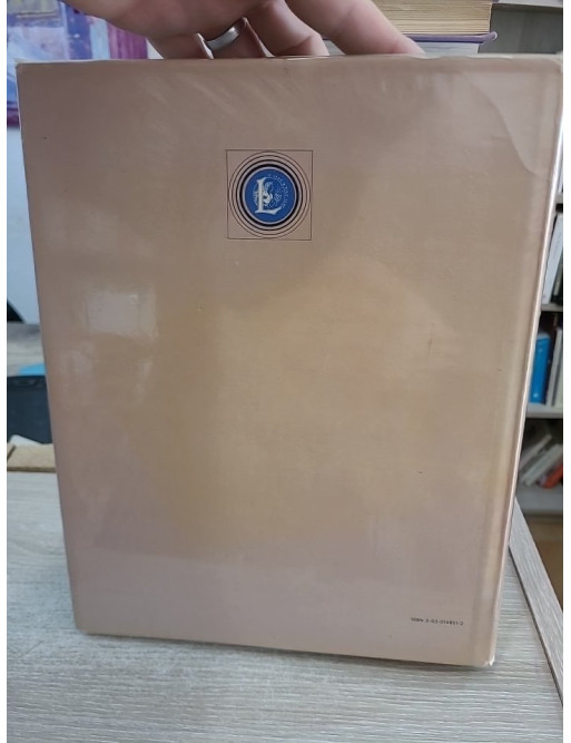 Larousse du chien - Guide complet des races, soins et éducation canine