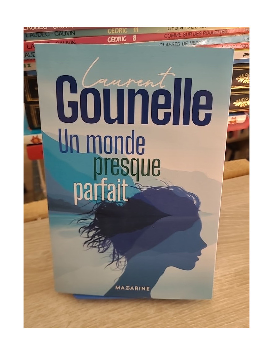 Un monde presque parfait - Roman initiatique sur liberté et société futuriste