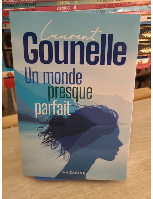 Un monde presque parfait - Roman initiatique sur liberté et société futuriste