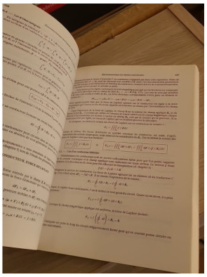 Électromagnétisme - Vide et milieux matériels avec exercices résolus