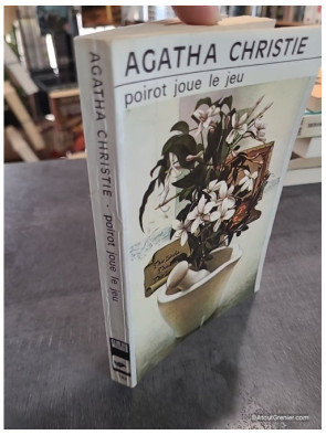 Poirot joue le jeu