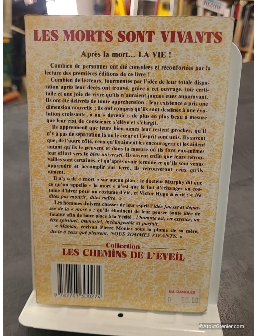 Les Morts Sont Toujours Vivants de Mary Sterling