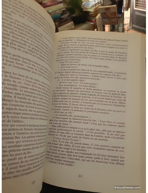 Une Ère De Pénombre Tome 1 - Isak Le Blanc-Regard - Tom Lloyd