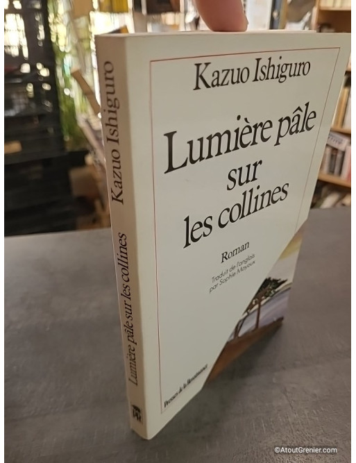 Lumière pâle sur les collines - Kazuo Ishiguro