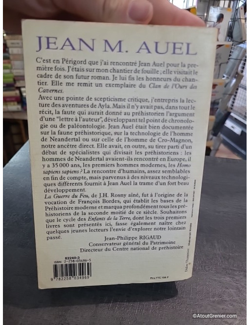 Les Enfants De La Terre - Le Clan De L'ours Des Cavernes - Jean M. Auel