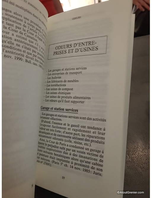 Guide Pratique Et Juridique Du Voisinage - Étienne Riondet