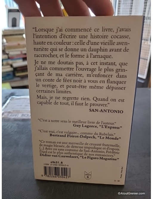 La Vieille qui marchait dans la mer - San-Antonio