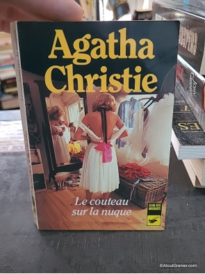 Le Couteau sur la nuque - Agatha Christie