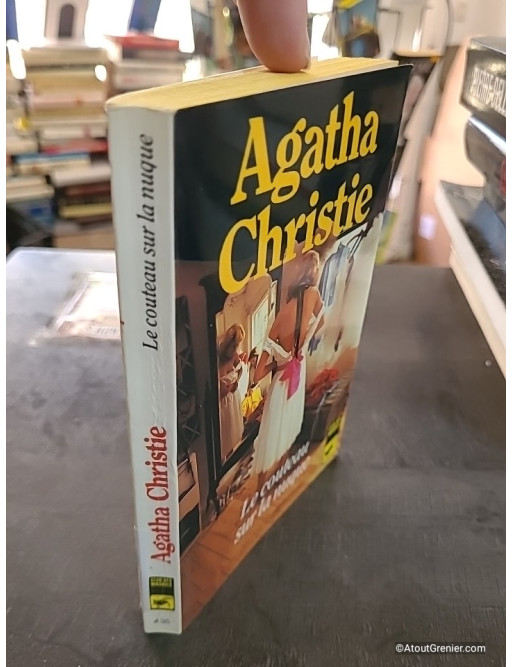 Le Couteau sur la nuque - Agatha Christie