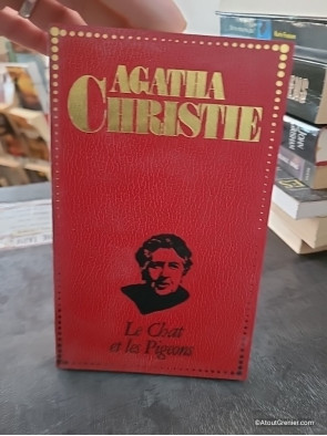 Le chat et les pigeons - Agatha Christie