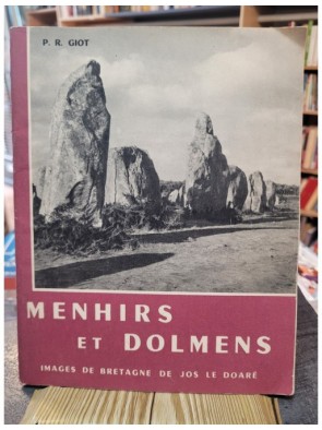Menhirs Et Dolmens. de Giot...