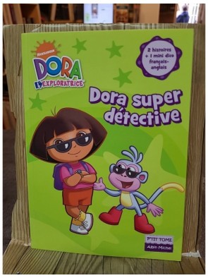 Dora, super détective de...