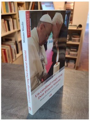 Un cardinal rouge sang - Don Ernest Simoni: Rescapé des travaux forcés en Albanie de Mimmo Muolo