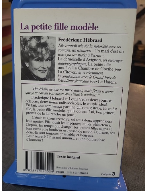 La Petite fille modèle par Frédérique Hébrard