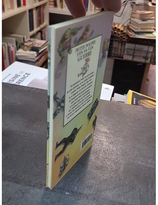 Petite Poupée s'en va-t-en guerre de Jo Hoestlandt