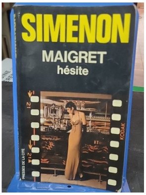 Maigret hésite, une de ses...