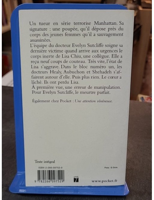 Soupçons aux urgences : un thriller médical haletant par Leah Ruth Robinson