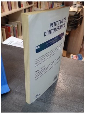 Petit Traité d'intolérance - Les Fatwas de Charb : Chroniques acides et hilarantes du célèbre dessinateur