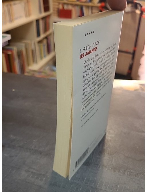 Les Amantes par Elfriede Jelinek - Roman de Poche Subversif et Captivant