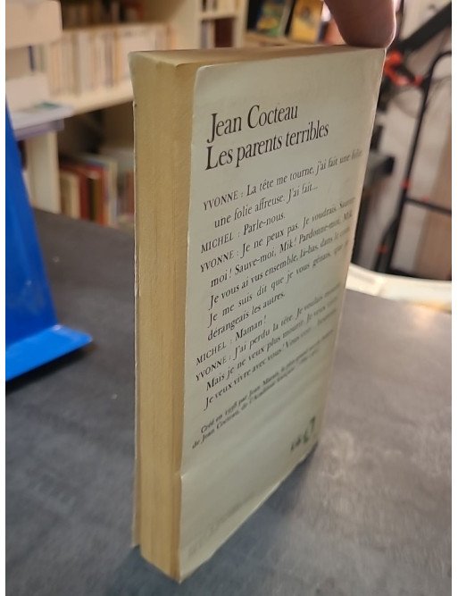 Les Parents terribles par Jean Cocteau - Pièce de théâtre dramatique sur les liens familiaux complexes