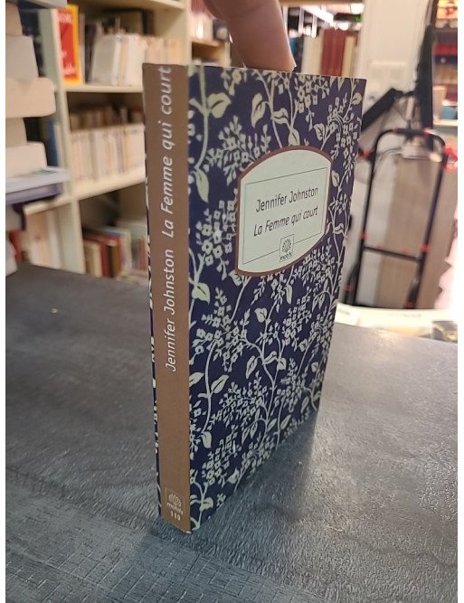 La Femme qui court par Jennifer Johnston - Un roman poignant sur un secret d'enfance et la quête de liberté