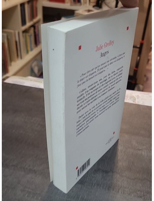 Anges - Un roman sombre et violent par Julie Grelley - Quête d'absolu et de pureté