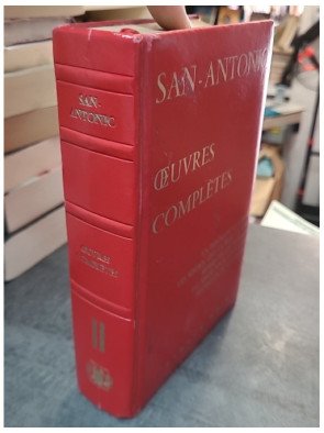 Œuvres complètes Tome II par San Antonio : une compilation hilarante des aventures du célèbre commissaire