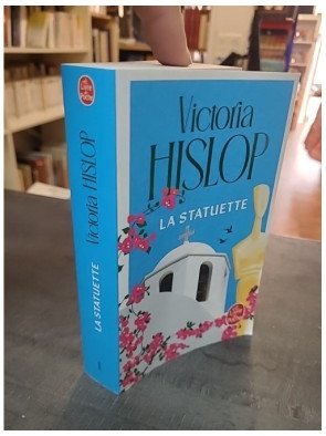 La Statuette de Victoria Hislop: un roman captivant publié au Livre de Poche