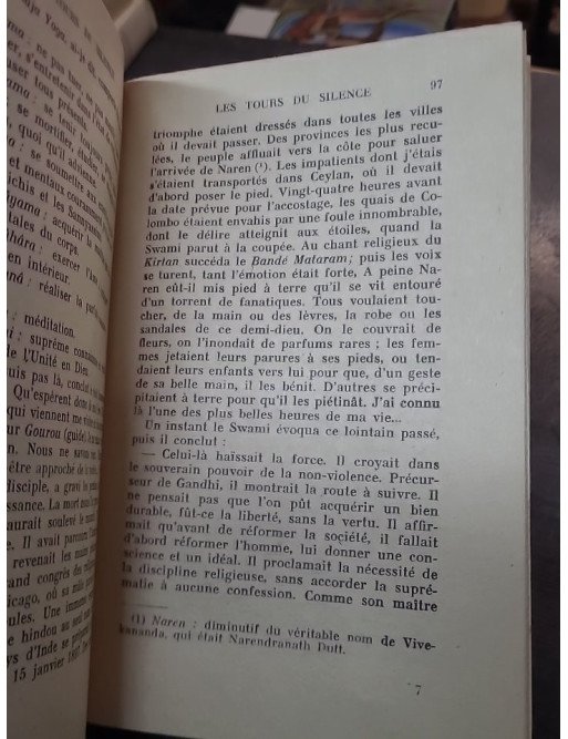 Les Tours du silence par R.J. de Kerlecq : Un roman d'aventure en Inde