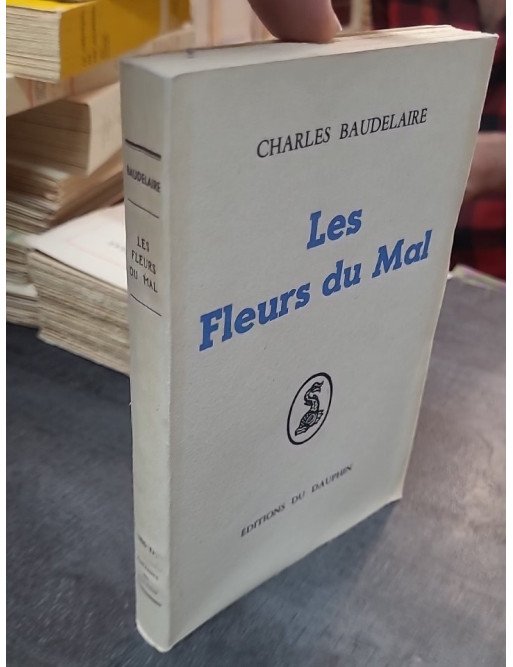 Les Fleurs du Mal par Charles Baudelaire : un recueil de poésie classique et moderne