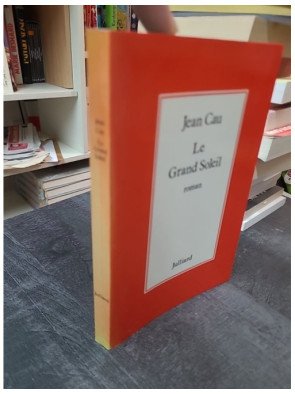 Le Grand Soleil par Jean Cau : roman captivant sur la quête de vérité