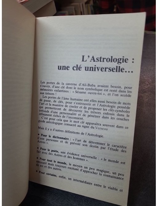 Guide astrologique Verseau par Frédéric Maisonblanche : Caractère, amour et compatibilité