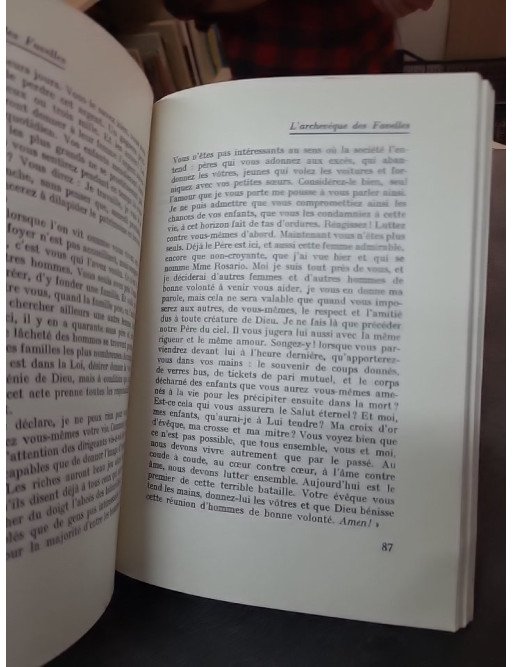 L'archevêque des favelles de Roger Bourgeon : un roman de science-fiction politique