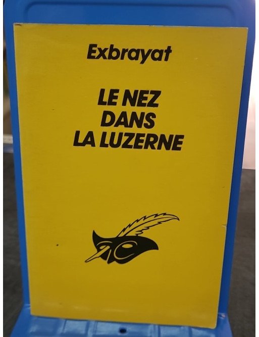 Le nez dans la luzerne par Charles Exbrayat