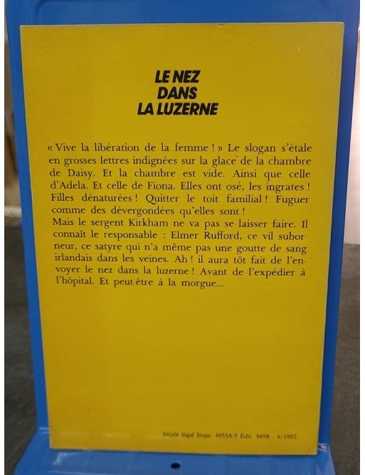 Le nez dans la luzerne par Charles Exbrayat