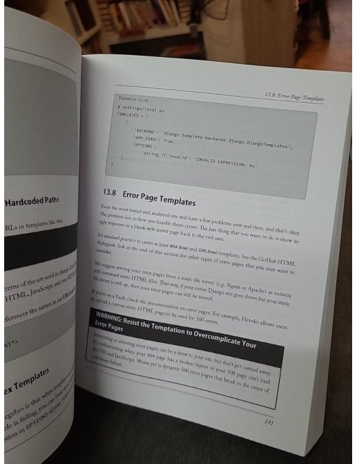 Two Scoops of Django : Best Practices for Django 1.8 par Daniel Roy et Audrey Roy Greenfeld (en anglai )