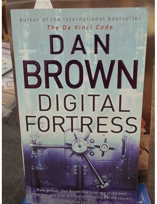 Digital Fortress - Thriller technologique de Dan Brown EN ANGLAIS