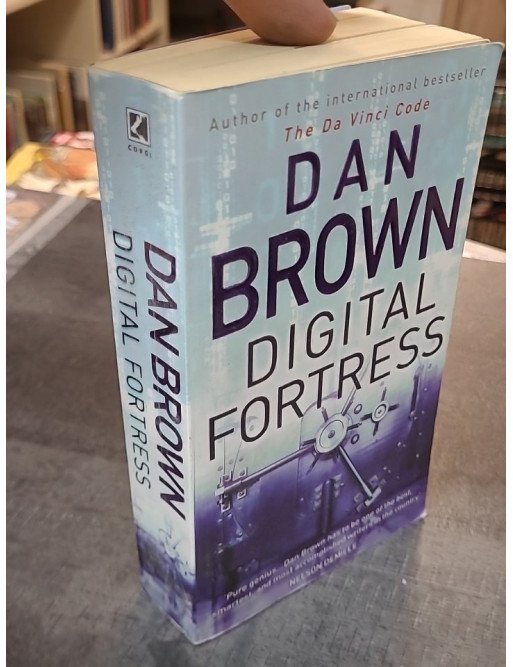 Digital Fortress - Thriller technologique de Dan Brown EN ANGLAIS