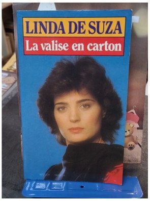 La Valise En Carton : La biographie de la chanteuse Linda de Suza