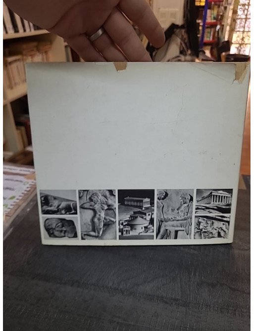 Athènes au fil du temps : Atlas historique par I.N. Travlos et M. Saunier