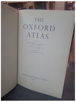 Oxford Atlas par Sir Clinton Lewis et J.D. Campbell
