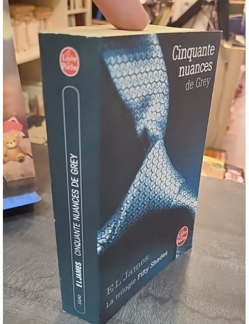Cinquante Nuances de Grey : Le premier volume de la trilogie 'Fifty Shades' d'E.L. James