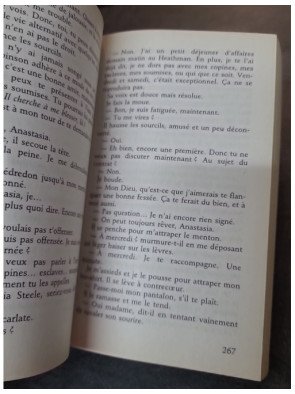Cinquante Nuances de Grey : Le premier volume de la trilogie 'Fifty Shades' d'E.L. James